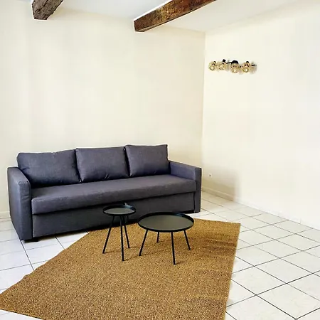 Apartment T2 Au Coeur De Nimes